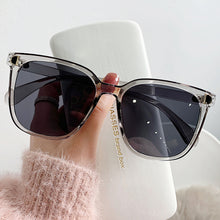 Lade das Bild in den Galerie-Viewer, Sunglasses sun Shades Women's Fashionable Word Colorful Fashion Travel Photo Resistant unisex
