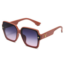 Lade das Bild in den Galerie-Viewer, Sunglasses sun Shades All Match Trendy Simple Chic Chanel Style for Women unisex
