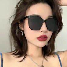 Lade das Bild in den Galerie-Viewer, Sunglasses sun Shades Women's High Grade UV Protection to Make Big Face Thin Looked Men's Fashion unisex

