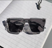 Lade das Bild in den Galerie-Viewer, Sunglasses sun Shades Square Trendy High Grade Driving Street Shooting UV Protection unisex
