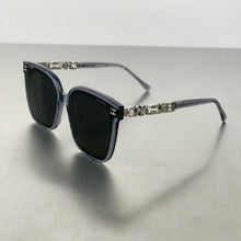 Lade das Bild in den Galerie-Viewer, Sunglasses sun Shades Elegant Classic Style Women's High Version Uv Protection Diamond Letters Leg Book Slimming unisex
