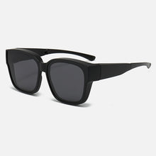 Lade das Bild in den Galerie-Viewer, Sunglasses sun Shades Folding Set of Portable One Mirror Dual Purpose Polarized Outdoor Driving Myopia unisex
