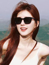 Lade das Bild in den Galerie-Viewer, Sunglasses sun Shades Female Summer Protection High Sense unisex
