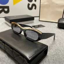 Lade das Bild in den Galerie-Viewer, Letter Series Sun Glasses Retro Oval Sunglasses for Women
