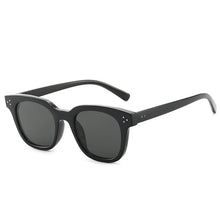 Lade das Bild in den Galerie-Viewer, Sunglasses sun Shades Female Summer Protection High Sense unisex
