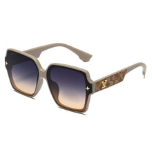 Lade das Bild in den Galerie-Viewer, Sunglasses sun Shades All Match Trendy Simple Chic Chanel Style for Women unisex
