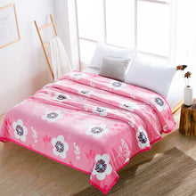 Lade das Bild in den Galerie-Viewer, Fleece Blanket Nap Blanket Air Conditioning Blanket Warm Sofa Cover Skin-Friendly Velvet Blanket
