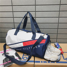 Lade das Bild in den Galerie-Viewer, Dry Wet Separation Training Bag Large Capacity Portable Net Red Short Trip Bag
