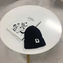 Lade das Bild in den Galerie-Viewer, Warm Winter Knit Beanie Hats Japanese Trendy Labeling Wool Women Autumn and Winter Warm Male Unisex
