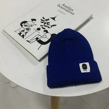 Lade das Bild in den Galerie-Viewer, Warm Winter Knit Beanie Hats Japanese Trendy Labeling Wool Women Autumn and Winter Warm Male Unisex
