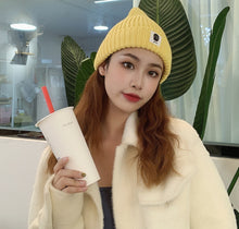 Lade das Bild in den Galerie-Viewer, Warm Winter Knit Beanie Hats Japanese Trendy Labeling Wool Women Autumn and Winter Warm Male Unisex
