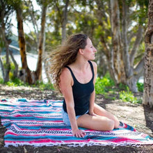 Load image into Gallery viewer, Geometric Tassel Style Blanket Woven Tassel Beach Towel Blanket Picnic Mat Yoga Cotton Blanket
