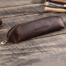 Lade das Bild in den Galerie-Viewer, Retro Leather Brown Pencil Case Single Zipper Simple Stationery Case
