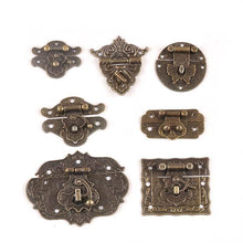 Lade das Bild in den Galerie-Viewer, Locks Latches Vintage Antique Brass Wood Suitcase Box Clasp For Wooden Hook
