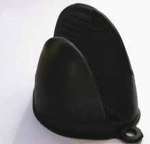 Load image into Gallery viewer, 2Pcs black  Microwave Oven Gloves - Thicken Anti Scald, Silicone Pot Clips For Oven AZ16110
