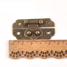 Lade das Bild in den Galerie-Viewer, Locks Latches Vintage Antique Brass Wood Suitcase Box Clasp For Wooden Hook
