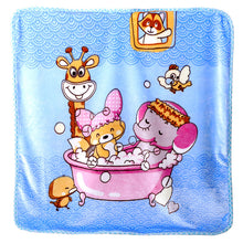 Lade das Bild in den Galerie-Viewer, Babies' Woolen Blanket Double Layer Spring and Autumn Photography Raschel Cartoon Small Cloud Blanket
