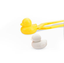 Load image into Gallery viewer, 2Pcs Package 1 Snowball machine children&#39;s winter outdoor toy snowball clip to play snow toy tool duck/circular snowball clip 2pcs AZ15234
