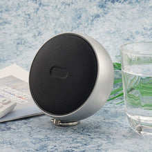 Lade das Bild in den Galerie-Viewer, Speakers 800mAh bluetooth Wireless HIFI Sound Quality HD Microphone Speaker Waterproof Loudspeaker
