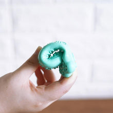 Lade das Bild in den Galerie-Viewer, Cat Toys Silicone Cat Chew Toys Biting Toys Pet Catnip Molar Teeth Cleaning Simulation Training Interactive Toys For Cat Wagging Supplies
