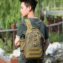 Lade das Bild in den Galerie-Viewer, Outdoor Camouflage Combat Bag Travel Exercise Backpack for Men
