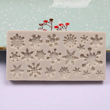 Lade das Bild in den Galerie-Viewer, Cake Pans &amp; Molds Silicone Christmas Tree Santa Claus Elk Sled Stick Mold Chocolate Cake Moulds
