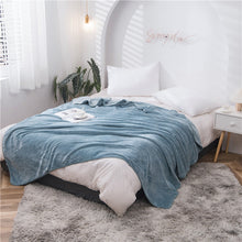 Load image into Gallery viewer, Thickened Flannel Blanket Winter Home Children's Blanket Super Soft Thermal Blanket Gift Blanket
