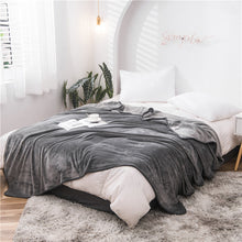 Load image into Gallery viewer, Thickened Flannel Blanket Winter Home Children's Blanket Super Soft Thermal Blanket Gift Blanket
