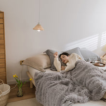 Lade das Bild in den Galerie-Viewer, Peacock Velvet Blanket High Quality Plush Foreign Trade Blanket Thickened AB Double-Sided Blanket
