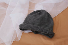 Lade das Bild in den Galerie-Viewer, Warm Winter Knit Beanie Hats Japanese Autumn and Winter Solid Color Curling Woolen Cap Men and Women Unisex
