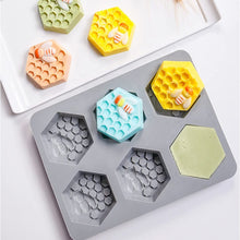 Lade das Bild in den Galerie-Viewer, 1pc 6 Forms 3D Honey Bee Silicone Molds for Home Homemade Soap Aromatherapy Candle Cake Decoration
