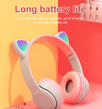 Lade das Bild in den Galerie-Viewer, Cute Cat LED Earphones Wireless Headphones Muisc Stereo Bluetooth Headset LED Light Ear Microphone for Online Learning Kids Gift
