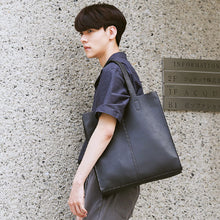 Lade das Bild in den Galerie-Viewer, Backpack Single-Shoulder   Men Women Tote Square Vertical Crossbody Hand shoulder bag
