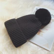 Lade das Bild in den Galerie-Viewer, Warm Winter Knit Beanie Hats Women's Fleece-Lined Thickened Knitting Woolen Cap Unisex
