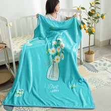Lade das Bild in den Galerie-Viewer, Cartoon Small Blanket Flannel Blanket Gold Mink Velvet Blanket Nap Blanket Casual Blanket

