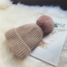 Lade das Bild in den Galerie-Viewer, Warm Winter Knit Beanie Hats Women's Fleece-Lined Thickened Knitting Woolen Cap Unisex
