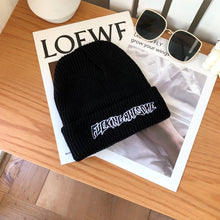 Lade das Bild in den Galerie-Viewer, Warm Winter Knit Beanie Hats Black All-Match Korean Woolen Hat Women Autumn Unisex
