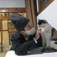 Lade das Bild in den Galerie-Viewer, Warm Winter Knit Beanie Hats  Men's Solid Color Women's Autumn European and American Wool Unisex
