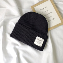 Lade das Bild in den Galerie-Viewer, Warm Winter Knit Beanie Hats Japanese Thickened Wool Women Student Korean Style Couple Pullover Male Unisex

