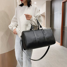 Lade das Bild in den Galerie-Viewer, Backpack European and American Fashion Woven Portable Travel Bag Large Capacity Soft Leather PU Luggage Bag Business Trip Travel Boarding Bag Gym Bag
