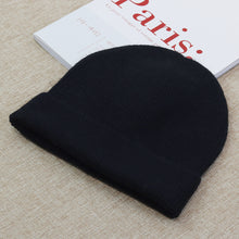 Lade das Bild in den Galerie-Viewer, Warm Winter Knit Beanie Hats Ins Solid Color Women's Fashion Ear Protection Wool Men All-Matching Pullover Unisex
