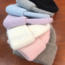 Lade das Bild in den Galerie-Viewer, Warm Winter Knit Beanie Hats Women's Autumn Korean Style All-Matching Pullover Thickened Unisex
