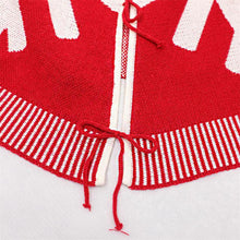 Lade das Bild in den Galerie-Viewer, 1Pc Christmas Tree Carpet Xmas Tree Skirt Gift Holiday Round Red Xmas Decor
