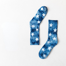 Lade das Bild in den Galerie-Viewer, 2 Pairs Trendy Tie-Dye Adult Men&#39;s and Women&#39;s Socks Fall Winter Couples Five-Pointed Star
