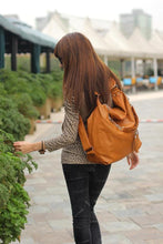 Lade das Bild in den Galerie-Viewer, Backpack Dual-Use Fashion Tassel Chain Shoulder Bag   Large-Capacity Fashion Bag
