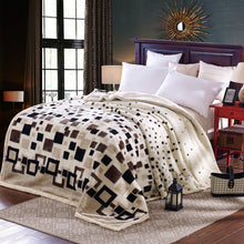 Lade das Bild in den Galerie-Viewer, Thickened Laschel Blanket Cover Blanket Winter Super Soft Double-Layer Wedding Blanket Flannel
