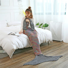 Lade das Bild in den Galerie-Viewer, Plaid Scale Mermaid Tail Knitted Blanket Sofa Leisure Nap Air Conditioning Blanket
