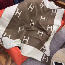 Load image into Gallery viewer, Woven Striped H Shawl Flying Blanket Aircraft Blanket Thickness Woolen Blanket
