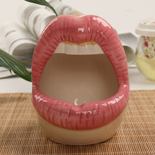 Lade das Bild in den Galerie-Viewer, Ashtray Creative Individual Porcelain Large Lip  European Cute Restaurant
