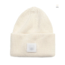 Lade das Bild in den Galerie-Viewer, Warm Winter Knit Beanie Hats Autumn and Winter Warm-Keeping and Cold-Proof Wool Smiley Face Thickened Unisex
